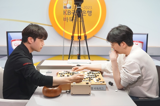 최재영, 강동윤에 강하다 