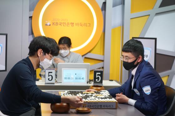 전반기 종료...박건호, 김지석 잡고 의정부 잡았다 