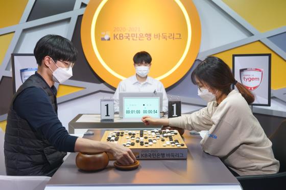 포스코 '3연승'... '저기 포스트시즌이 보인다'  