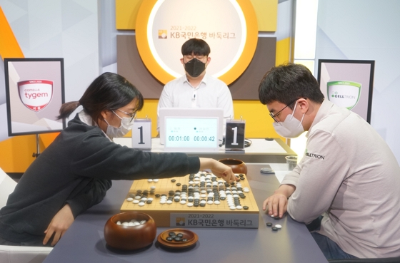 최정, 천금의 역전승...팀도 포스트시즌 염원 이뤘다