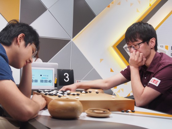 박진솔, 랭킹 3위 김지석도 잡았다 
