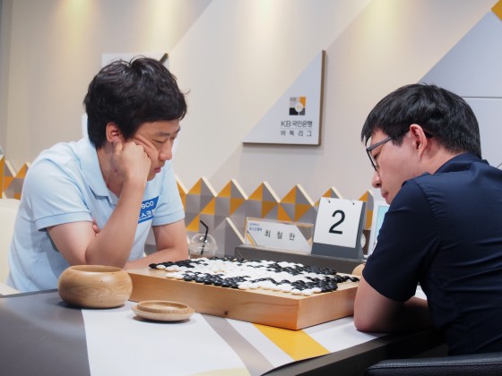 너털웃음 터진 김성룡 감독 