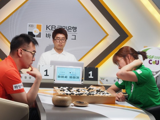 '여제(女帝)' 최정, 아쉬운 신고식 